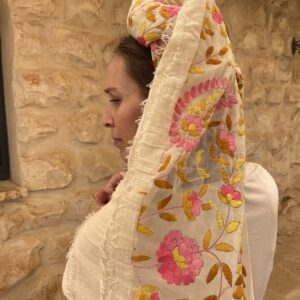 צעיף ״גּוֹלָאב״ (מי-ורדים)