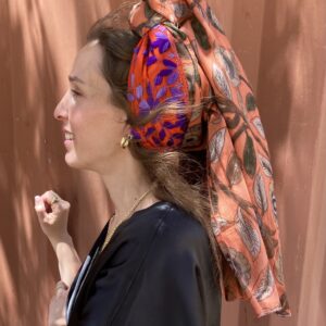 צעיף ״אַזֶדִי״ (חופש)