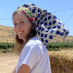 צעיף ״נוּר״ (אור)