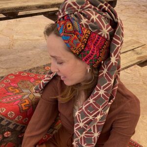 צעיף ״ דּוֹסְט דַאשְׁטָן״ (אהבה)