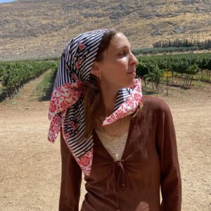 ״ רוּסַרִי״ (מטפחת ריבוע) רומנטי