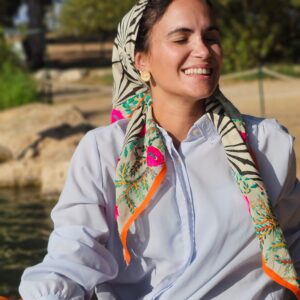 בנדנה ״תתחדשי״ בהיר פרחוני